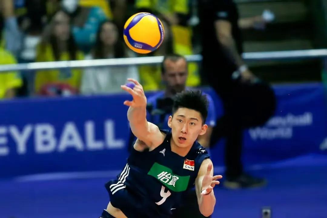 中国男足战胜越南晋级希望,巴西男足5:1战胜韩国男足