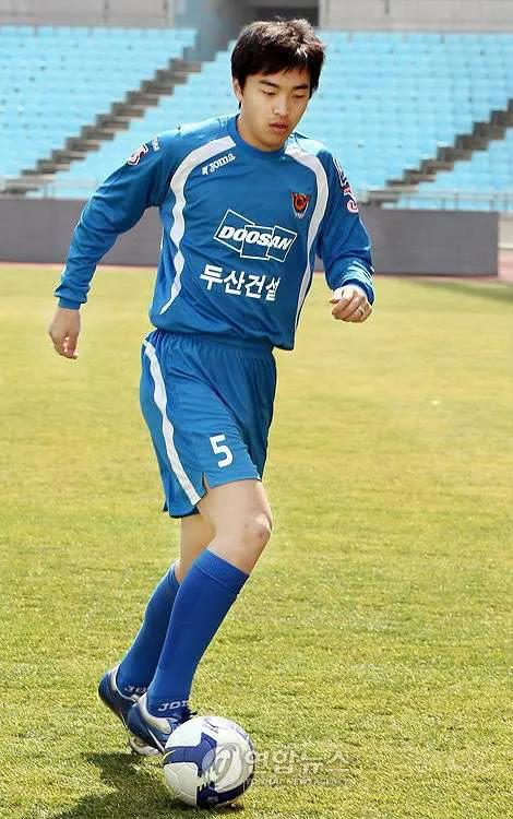 中国男足再负韩国！为什么中国男足国家队对韩国国家队胜少负多？