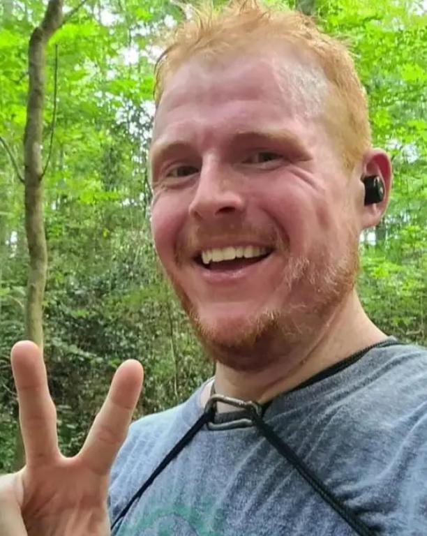 美国300斤男子减肥成功,美国900斤巨胖男子减肥