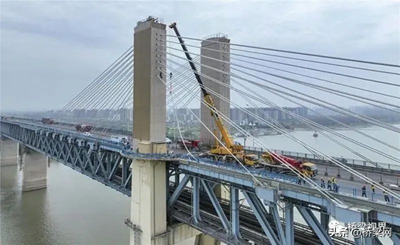 探“索”：不寻常的“辞旧迎新”——更换大跨径桥梁索专题访谈