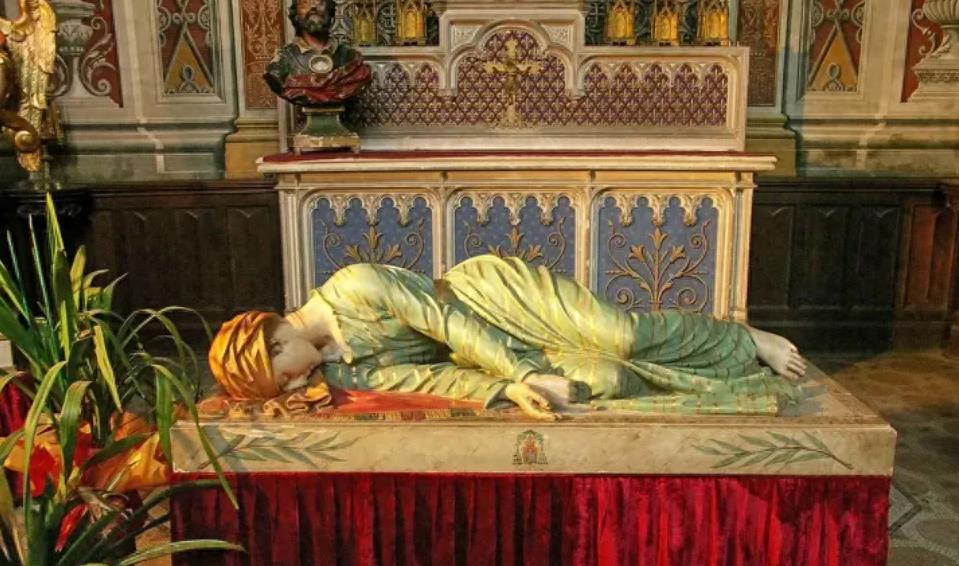 法国圣女离世143年，多次挖掘肉身不腐，据说生前见过圣母玛丽亚