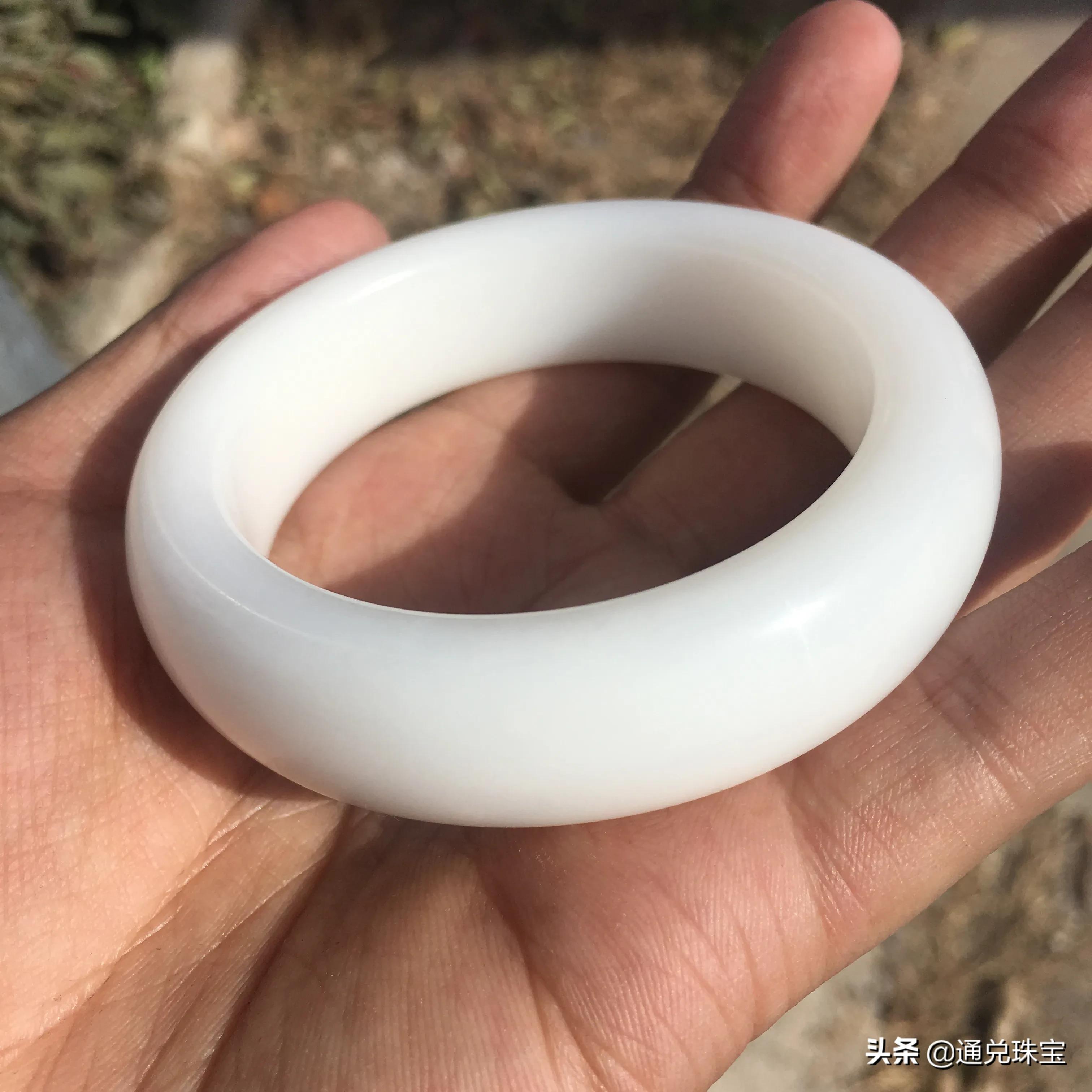 如何鉴定和田玉真假：和田玉里的七大造假之最