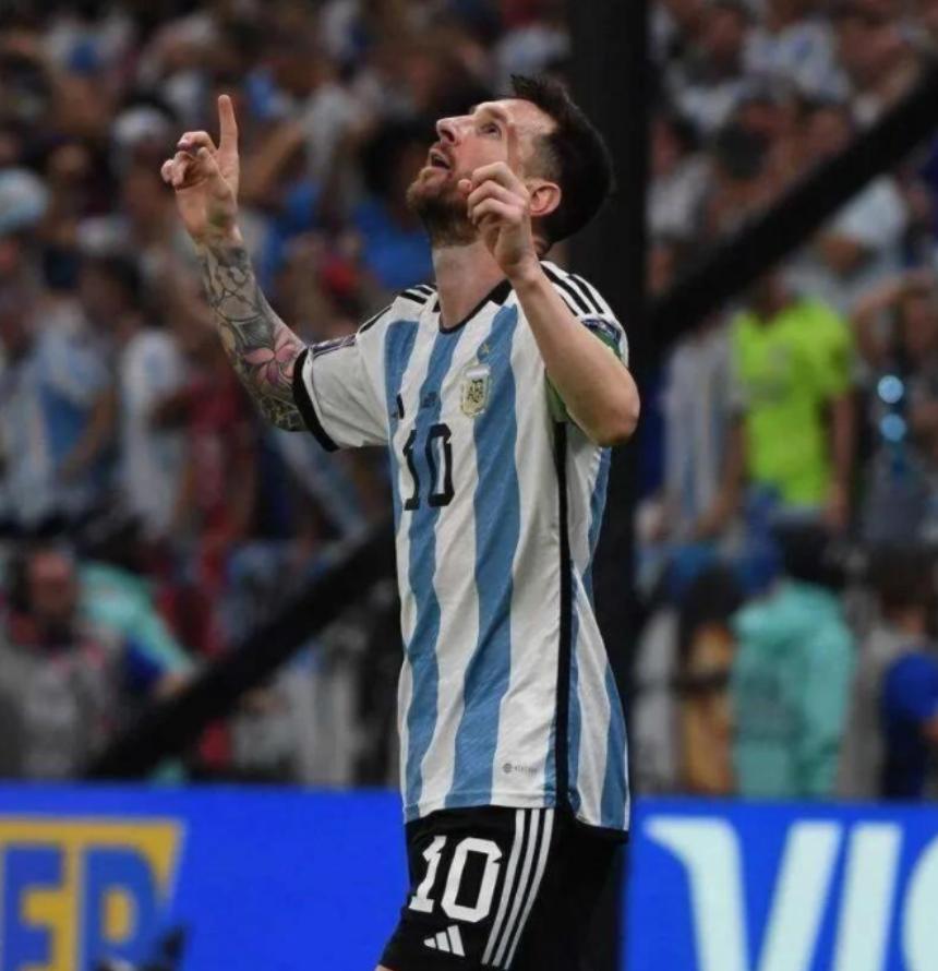 梅西有侏儒症为什么还能长到1米7,梅西从矮小症患者到世界足球巨星