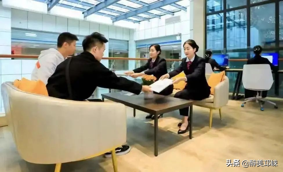 2021年，303.99亿！2022年，向未来！