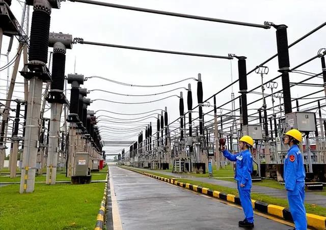 “广西第一贪”的特殊喜好，将发生性关系的女人们照片锁进密码箱