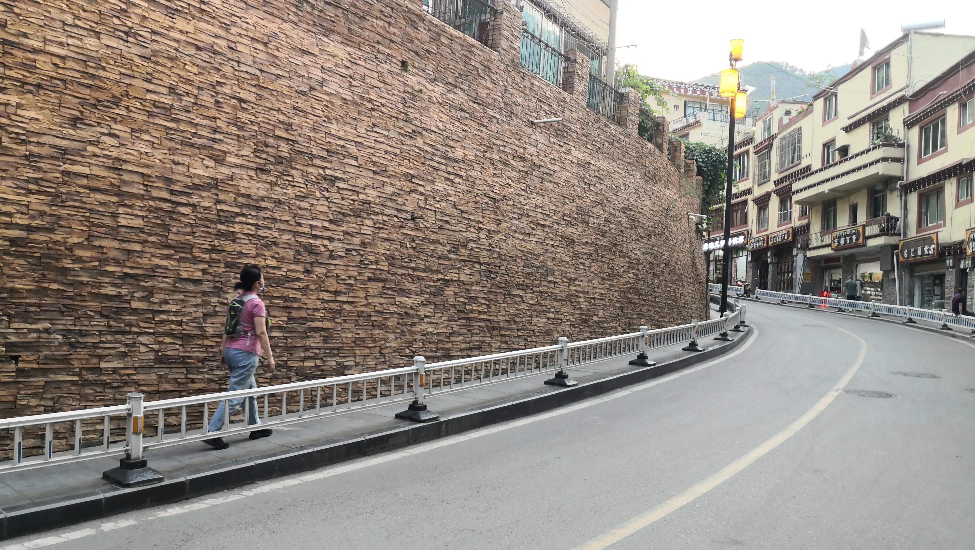 甘孜州最美风景在路上,金秋的甘孜州