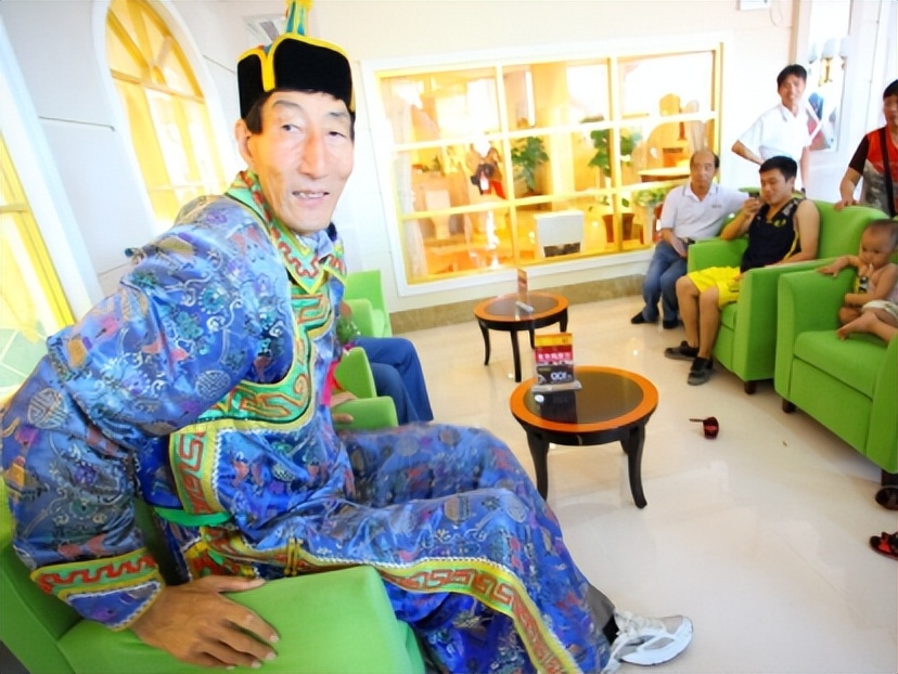 中国第一巨人鲍喜顺不听大夫劝告,中国第二巨人鲍喜顺身高