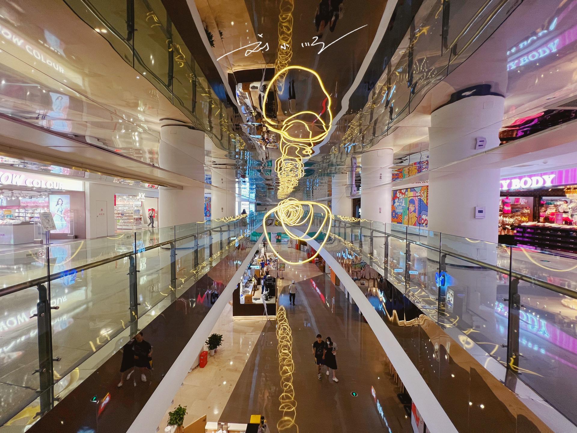 重庆解放碑商业圈有哪些商场,重庆解放碑附近的商场