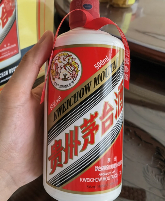 茅台酒为什么比500ml贵,为啥茅台比五粮液更耐存放
