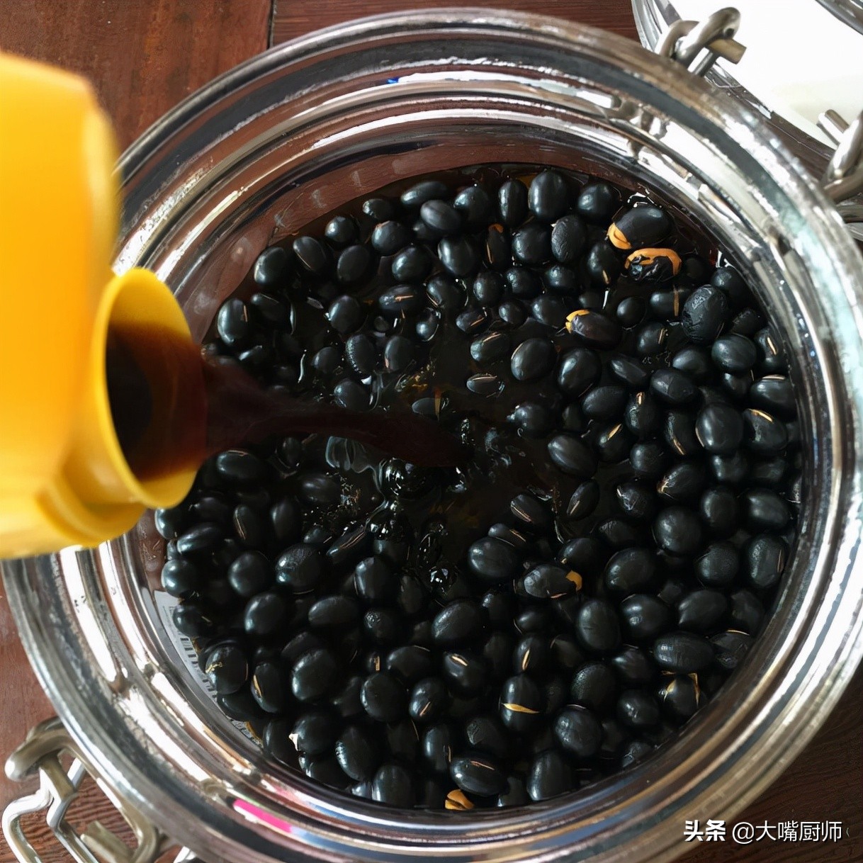 90岁老人醋泡黑豆的正确做法,东北阿姨醋泡黑豆的正确做法