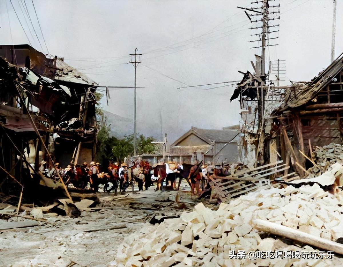 女子穿日军军装拍照被拘留,女子穿侵华日军服装摆拍新闻视频