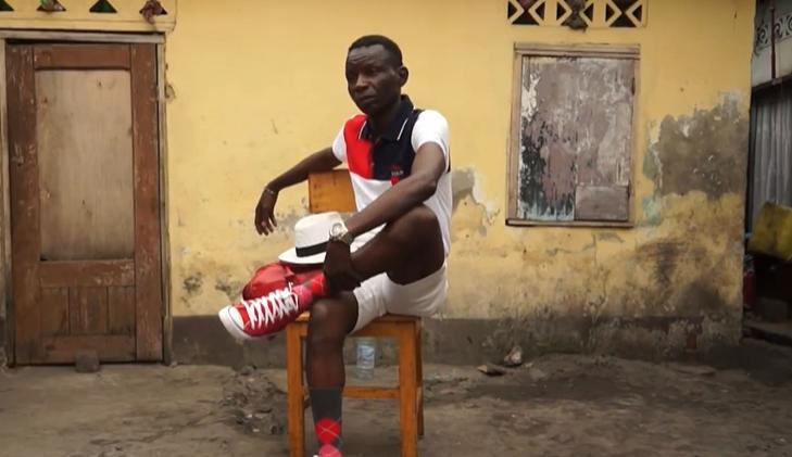 非洲穷人*款贷**20万买名牌，饿得吃树叶，也要买4万的鞋子出门显摆