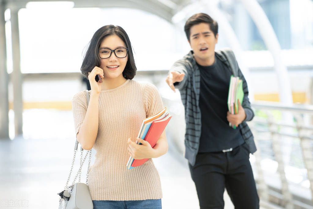 分手了男朋友还纠缠怎么办漫画,分手了男朋友还纠缠自己怎么办