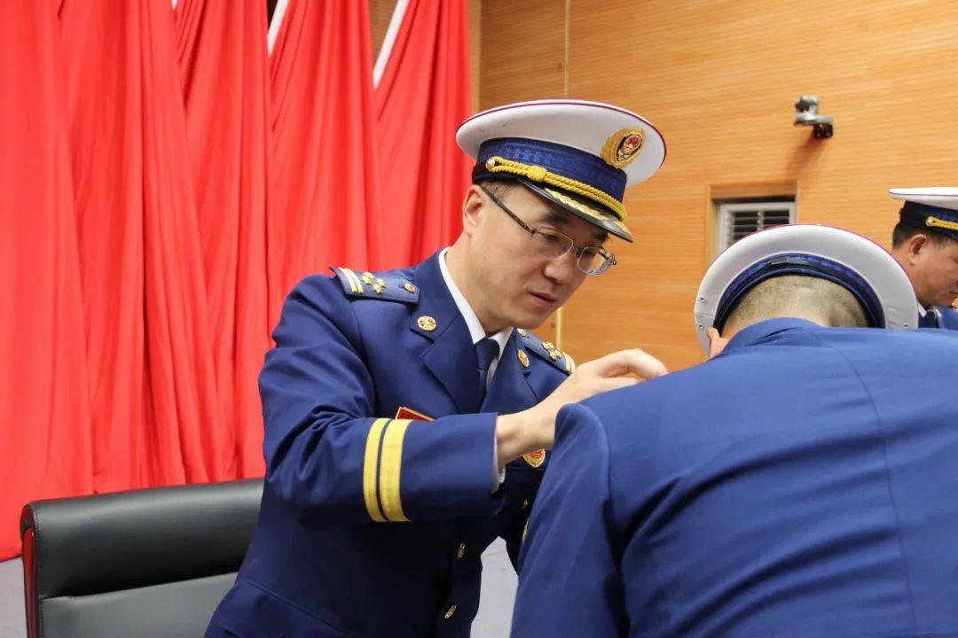 政委的最高级别是什么官,政委和司令谁的职务高