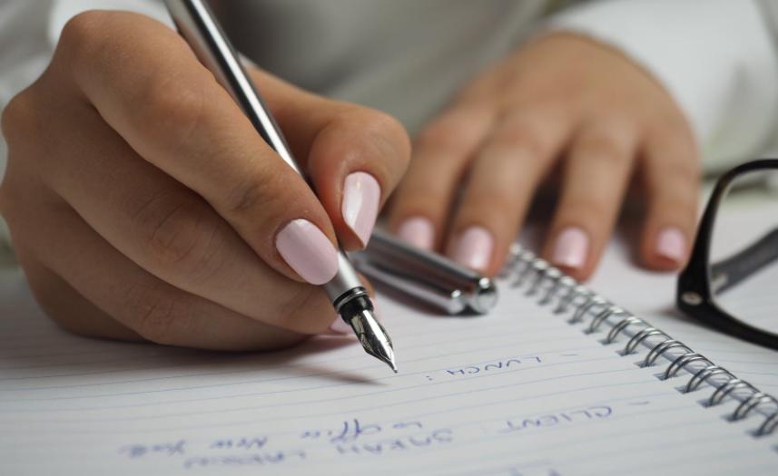 excel两个表的数据求和,excel表怎么跨表求和