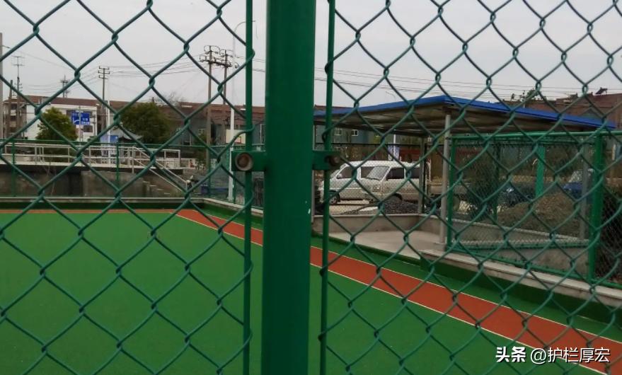 网球场围网款式,球场围网勾花网定做厂家