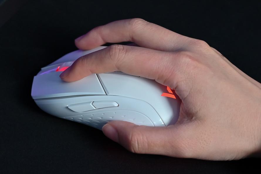 闆锋煆v300w鏈夌嚎鏃犵嚎鍙屾ārgb娓告垙榧犳爣,闆锋煆m300w榧犳爣