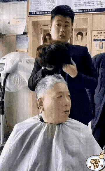 搞笑gif动图这位大哥性子很急啊,gif动图用不了