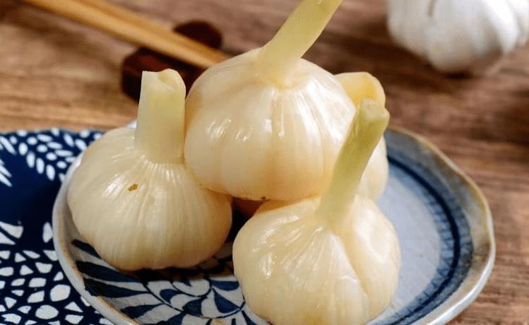腌糖蒜不放水糖和醋的比例,腌糖蒜不加雪碧