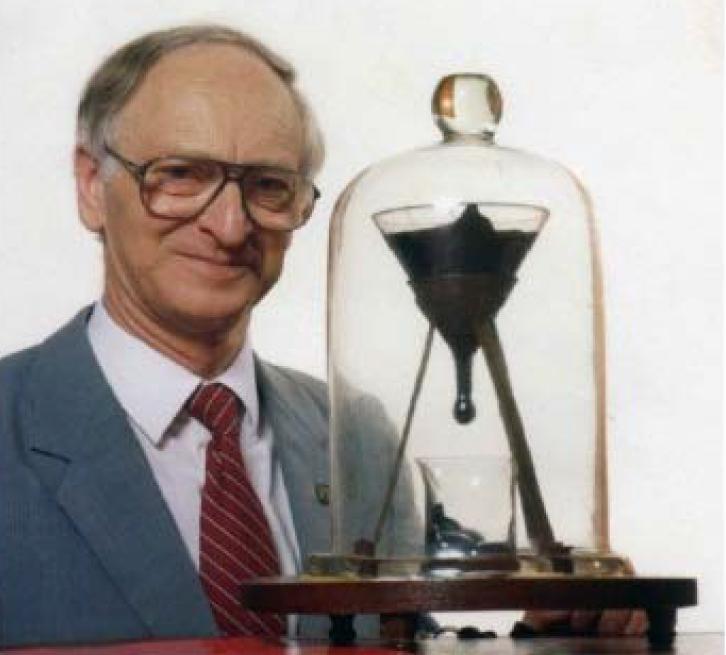 金属塑料玻璃是啥,塑料金属玻璃各种材质对比