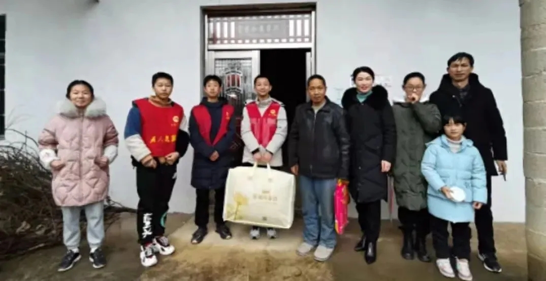 节前送温暖共迎幸福年,节前送温暖