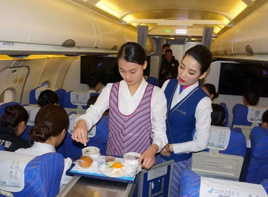 美国飞机餐,看美国飞机