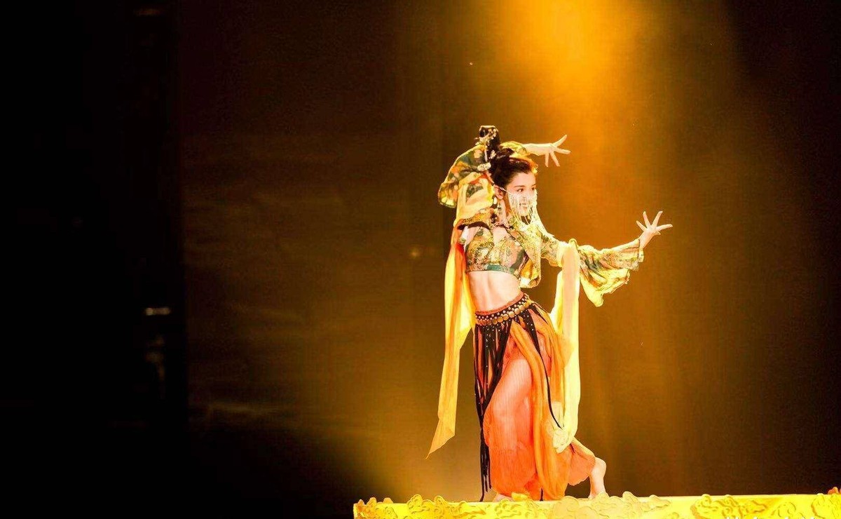 11位让众人失望的明星,红的快凉的也快的4个明星