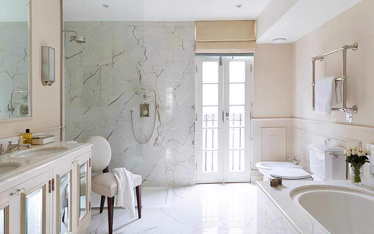 卫生间管子漏水怎么查哪里漏,三楼卫生间漏水漏到二楼怎么办