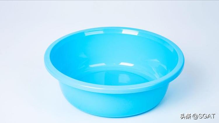 怎样为龟龟选择合适的龟缸,新手养龟如何判断龟缸的好坏