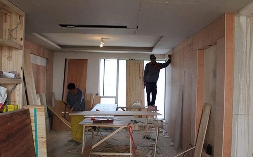 23岁空姐带同事回婚房过夜被现场捉奸!未婚夫花费百万被绿又被骗