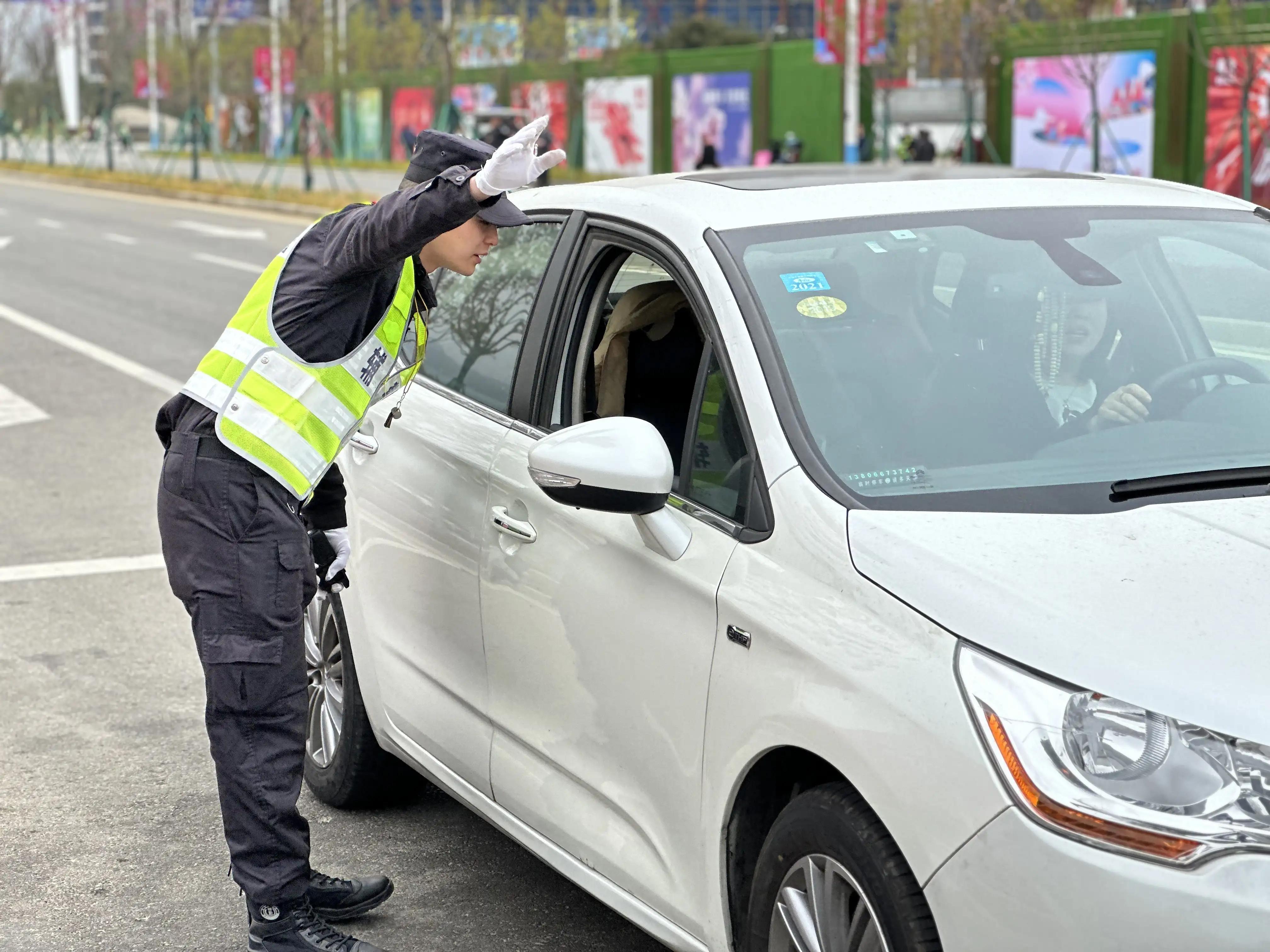 捷达保安圆满完成水蜜桃文化节安保工作