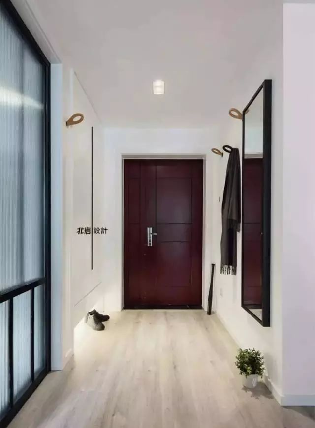 门套颜色与门不一样效果图,门套与门色差太大怎么办