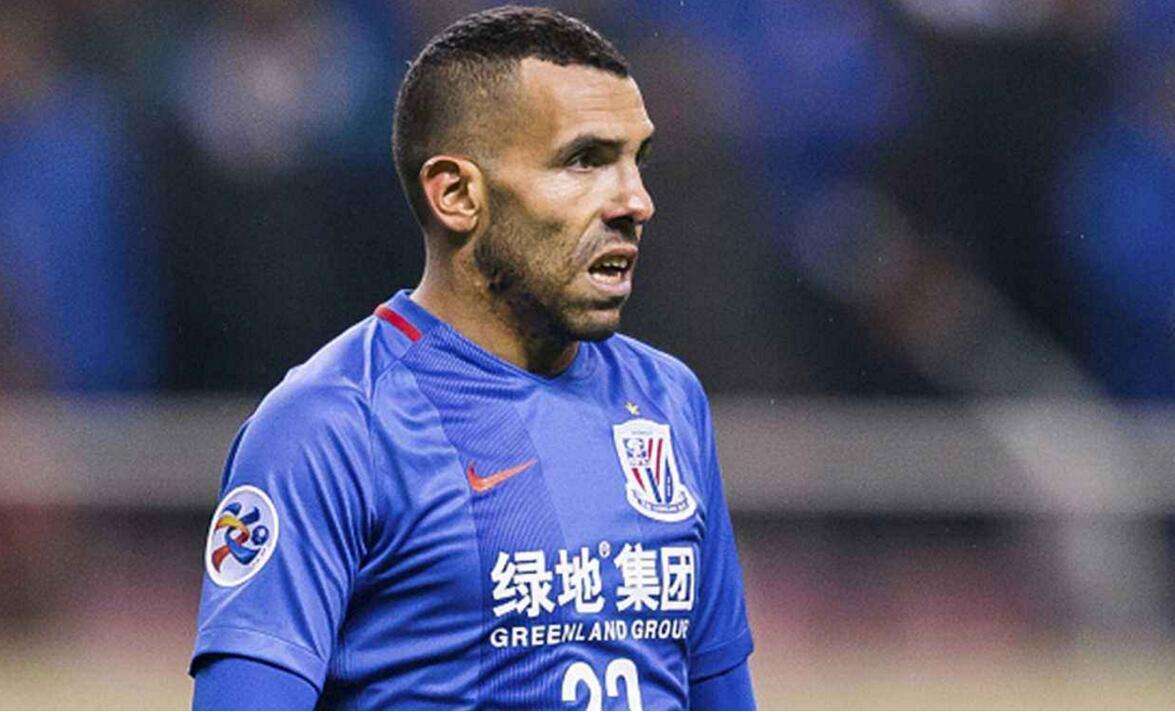 足坛十大叛徒，菲戈背叛巴萨加盟皇马，伊布被称三姓家奴