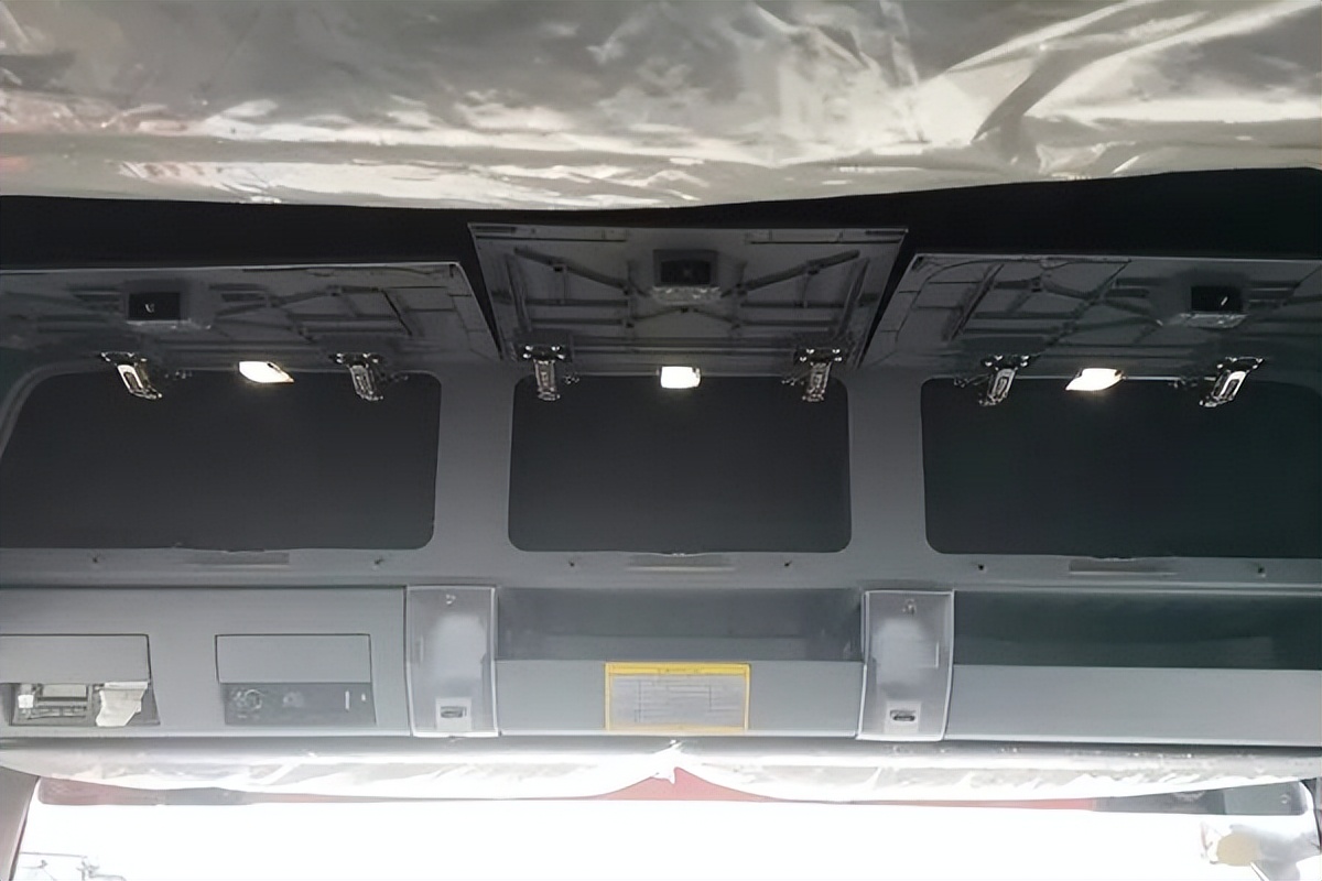 中国重汽豪沃t7车型尺寸,豪沃tx7最新版6.8米卡车