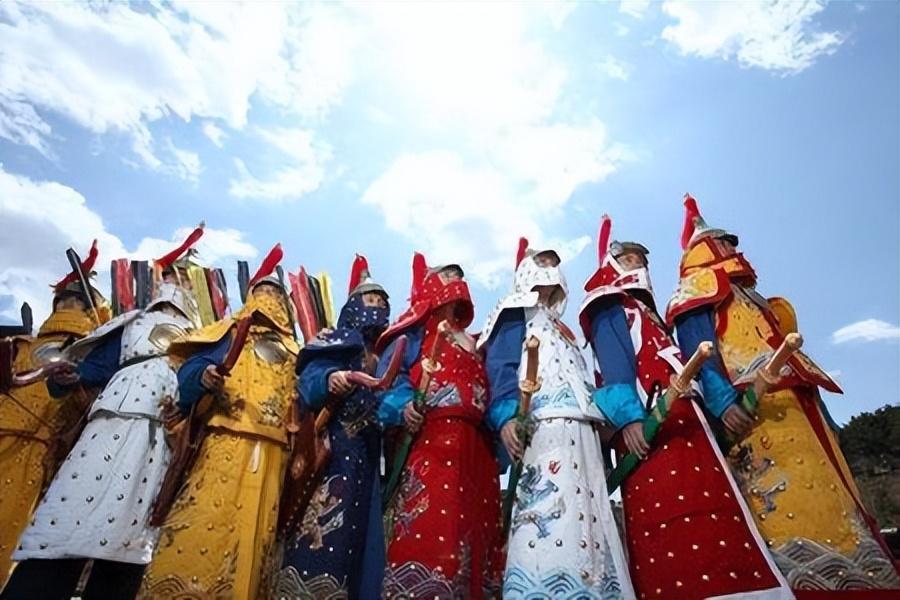 清朝皇帝的姓氏为什么叫爱新觉罗,清朝从哪个皇帝开始姓爱新觉罗的