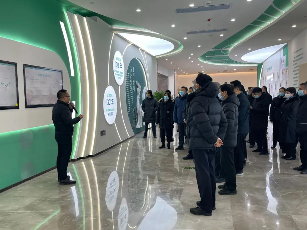 北京市大兴区四套班子领导莅临北京细胞治疗集团考察调研