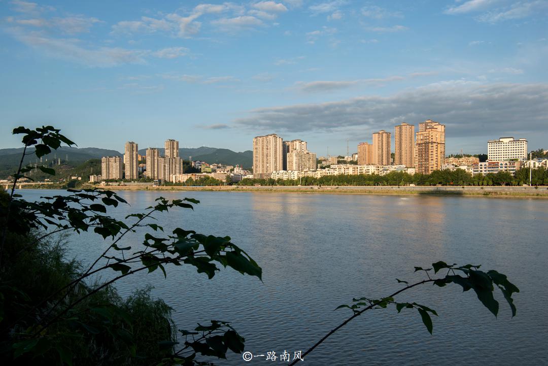 广元市城市风景一角,四川广元的城市面貌