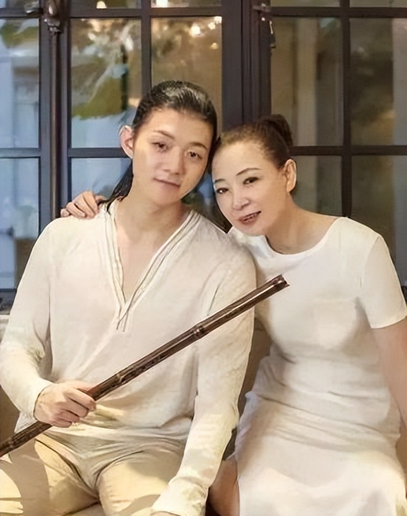 被封杀的四位明星现在过得怎么样,近一年被封杀的艺人