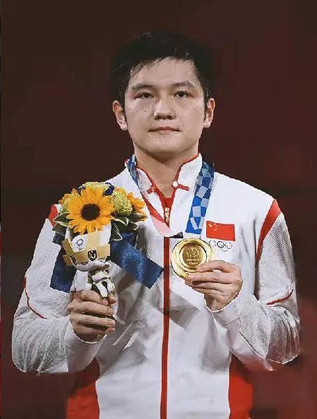 马龙夺冠时张继科和许昕的反应,中国乒乓球马龙和许昕谁强