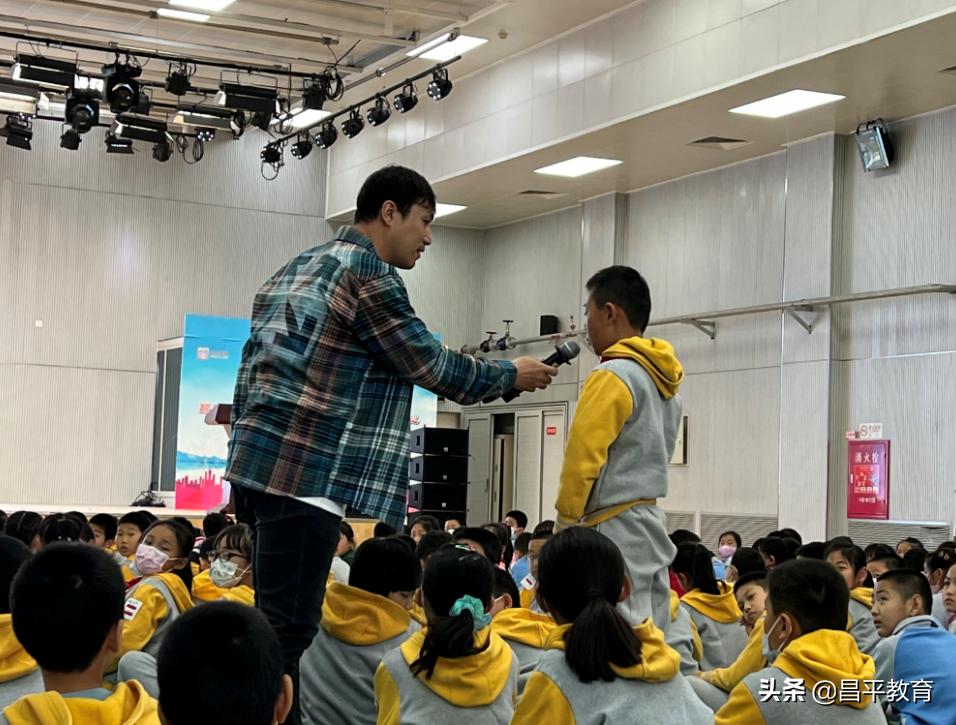 要让戏曲圈粉年轻一代,传统戏曲直播间里圈粉无数