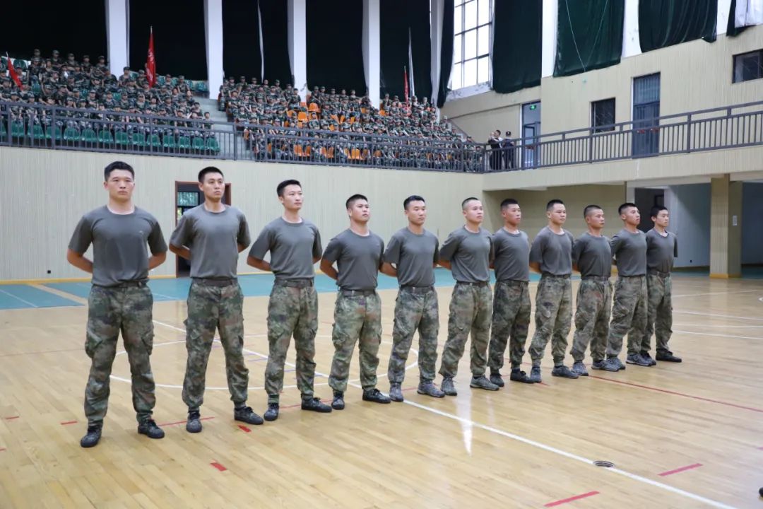 盐城市初级中学2023年“铁军国防训练营”闭营仪式隆重举行