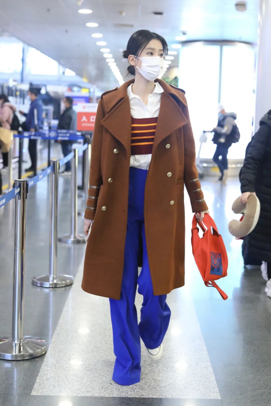 毛衣衬衫叠穿搭配什么裤子,冬天衬衫如何搭配毛衣