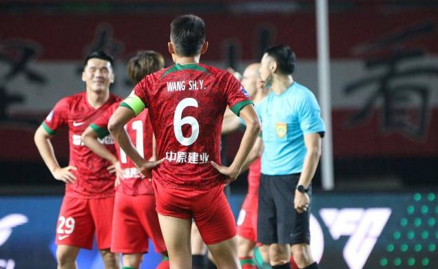 国足和贵州村超真的比过么,中超降薪引热议谁能拯救中国男足