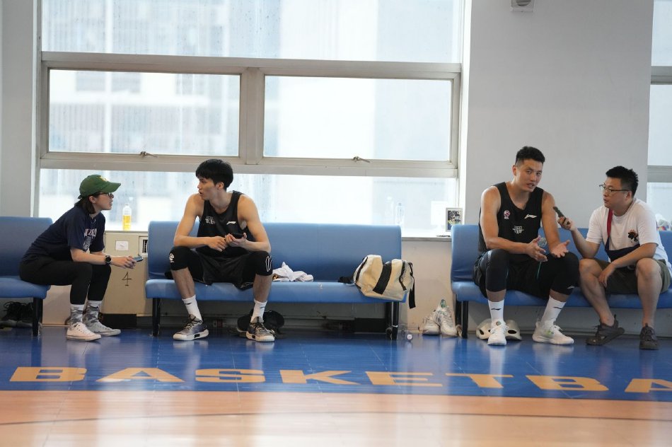 北京首钢男篮公开训练录像,北京男篮主教练莱登赛后采访