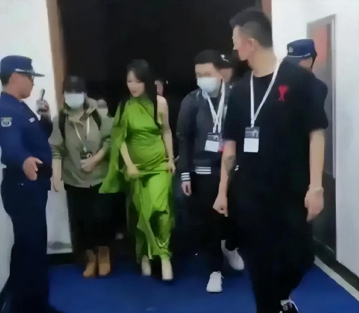 52岁杨钰莹怀孕了吗,52岁杨钰莹以前有过小孩吗