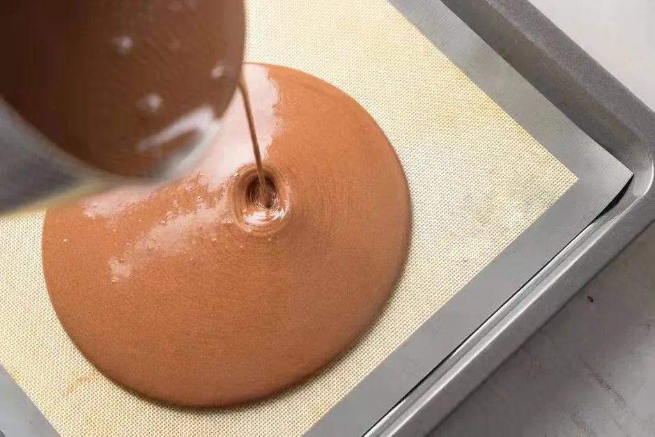 蛋糕卷怎么老是掉皮而且还开裂,不掉皮不开裂蛋糕卷做法