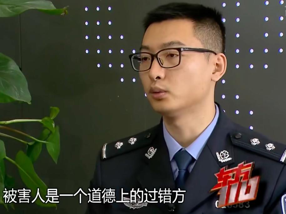 男子深陷裸聊被敲诈,男子网上裸聊被女子敲诈