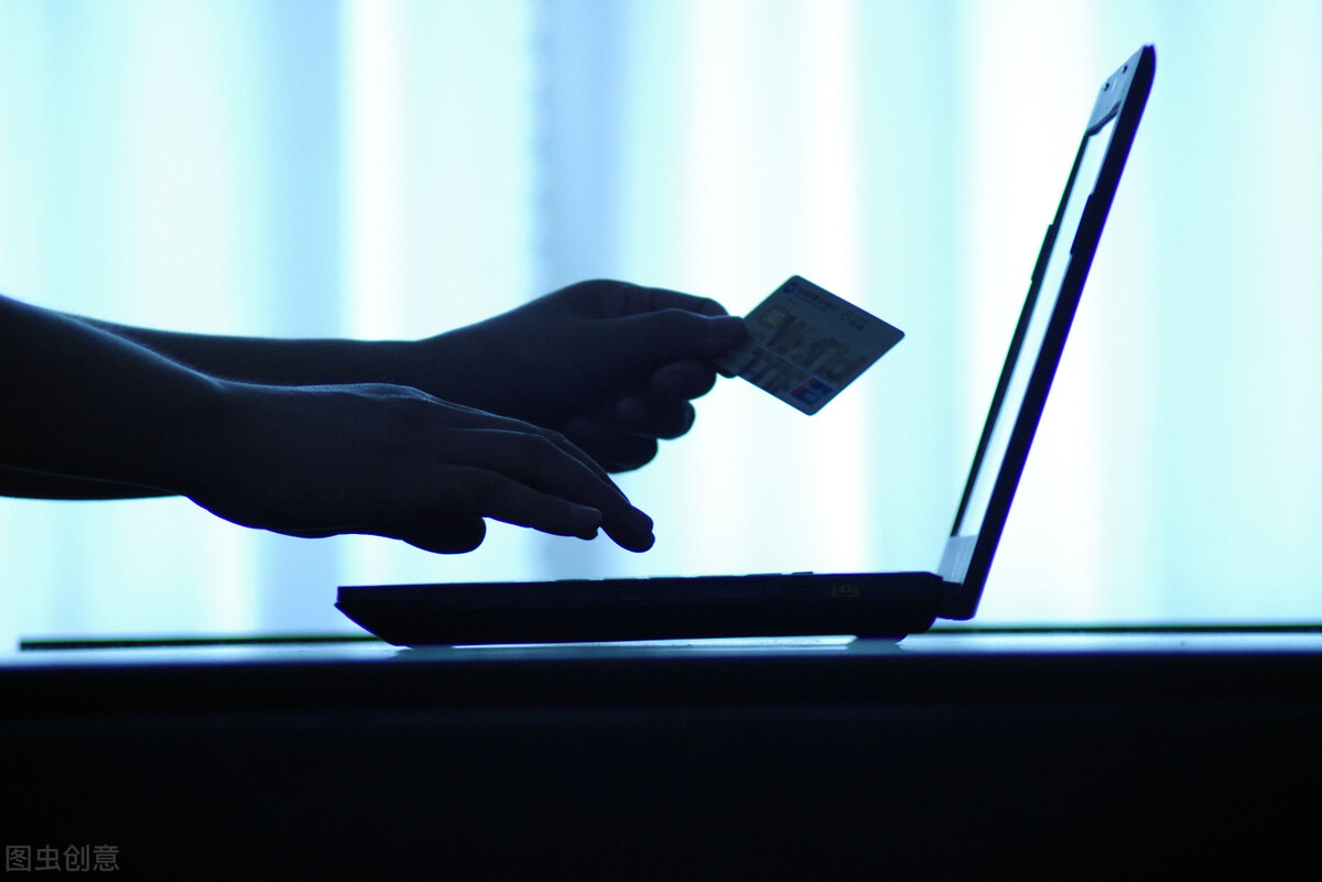 自学编程搭建彩票网站,湖南小伙发现彩票诀窍一年狂80亿