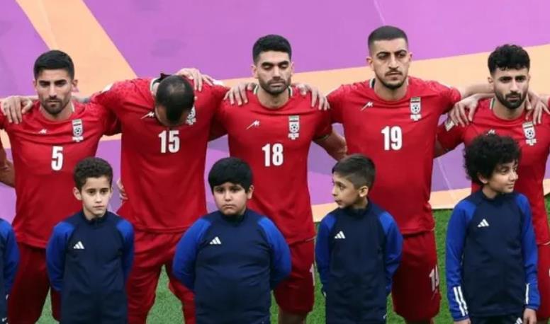 伊朗球员拒唱国歌会被处罚吗,伊朗球员拒唱国歌对不对