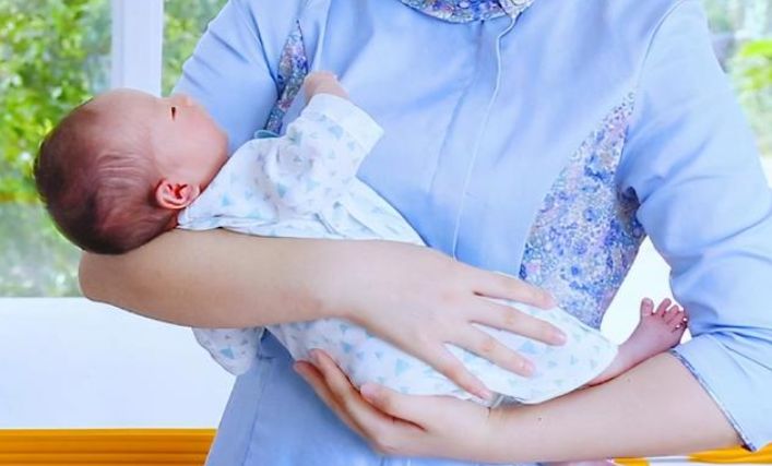 婴儿总是要抱抱怎么办,婴儿哭闹老是要求抱抱